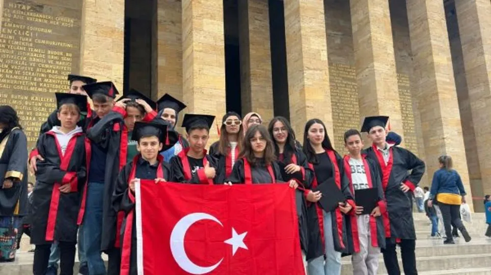 Rizeli Öğrencilerden Anıtkabir’de Mezuniyet Töreni