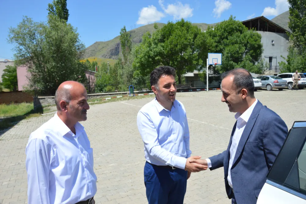 İspir Kaymakamı Poçanoğlu, eğitimde yenilikçi yaklaşımlara dikkat çekti ve öğrencileri kutladı