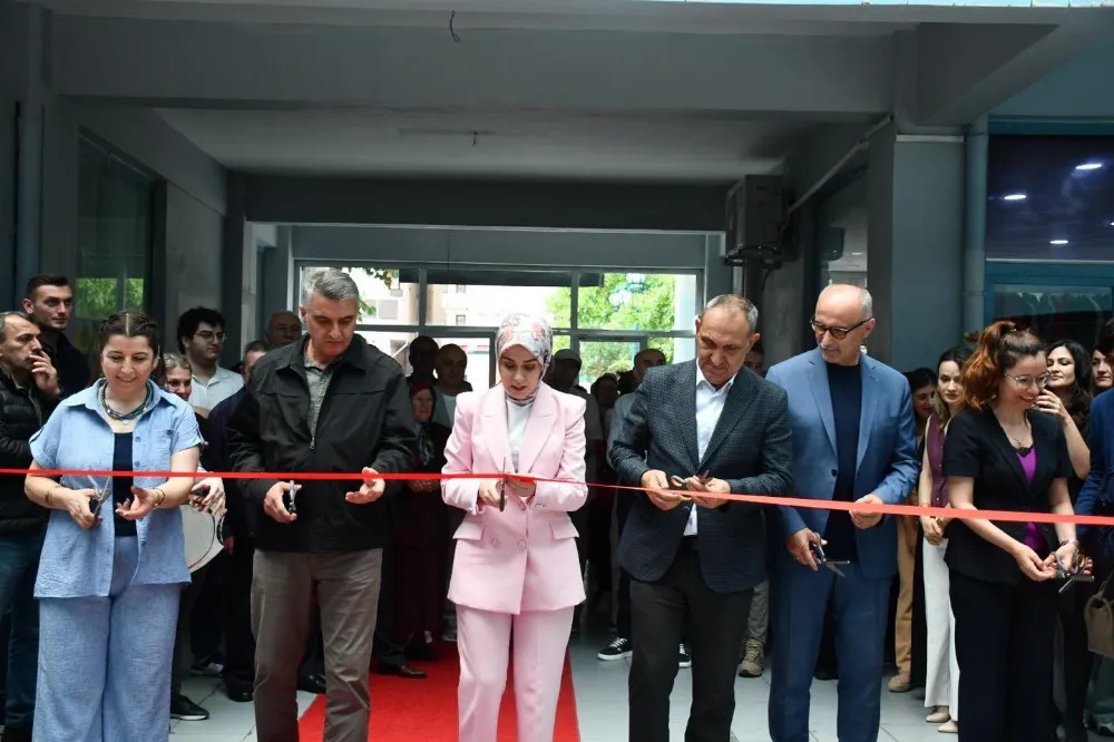 Kaymakam Büyükkılıç, Dersimiz Sanat sergisi ile öğrencilerin yeteneklerini kutladı