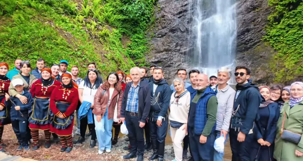 Gençlik Yürüyüşü ile Doğada Eğlence ve Dayanışma Dolu Anlar Yaşandı