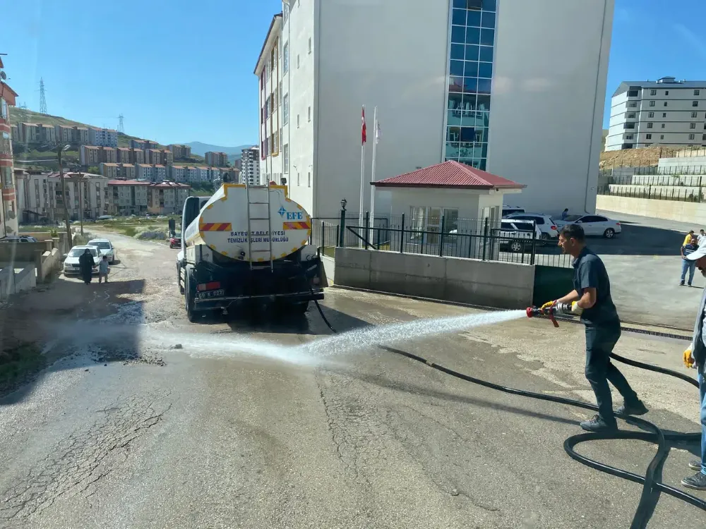Bayburt Belediyesi, Temizlik Çalışmalarında Yenilikçi Yöntemlerle Çevre Bilincini Güçlendiriyor