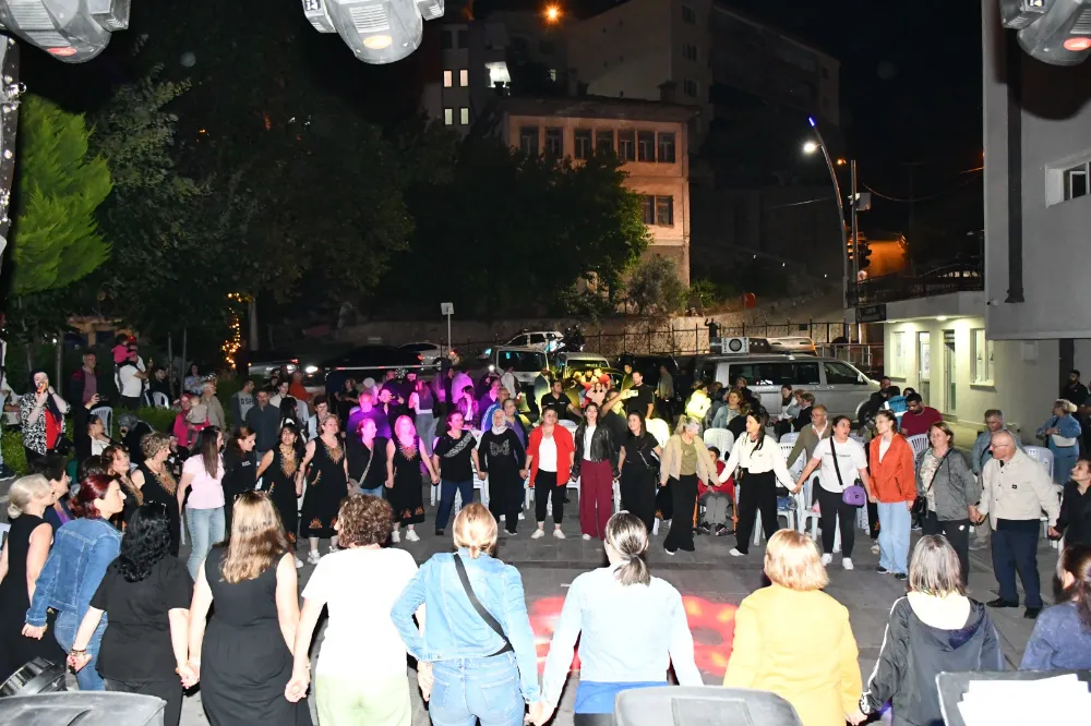 Artvin’de Kadın Korosu’ndan Duygusal Konser Gecesi