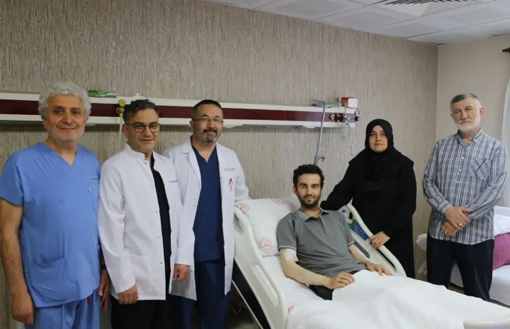 Nadir aort yırtığı, hibrit ameliyatla başarılı bir şekilde tedavi edildi