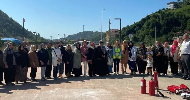 Çayeli Bakır, Madenli ’de yaşayan kadınlara yangınla mücadele eğitimi verdi