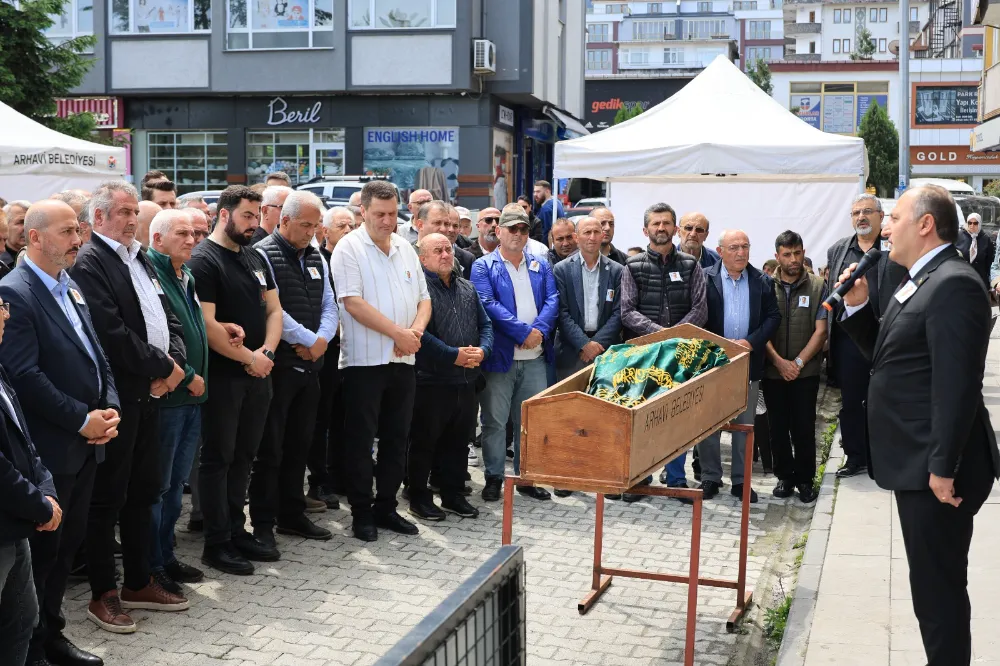 Arhavi’nin sevilen siması Hakkı Aytolan son yolculuğuna uğurlandı