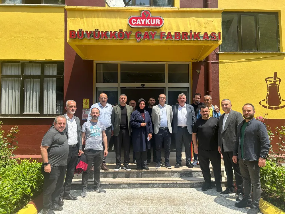 Çaykur fabrikalarına sendika ziyareti, üyelerle yaş çay kampanyası konuşuldu