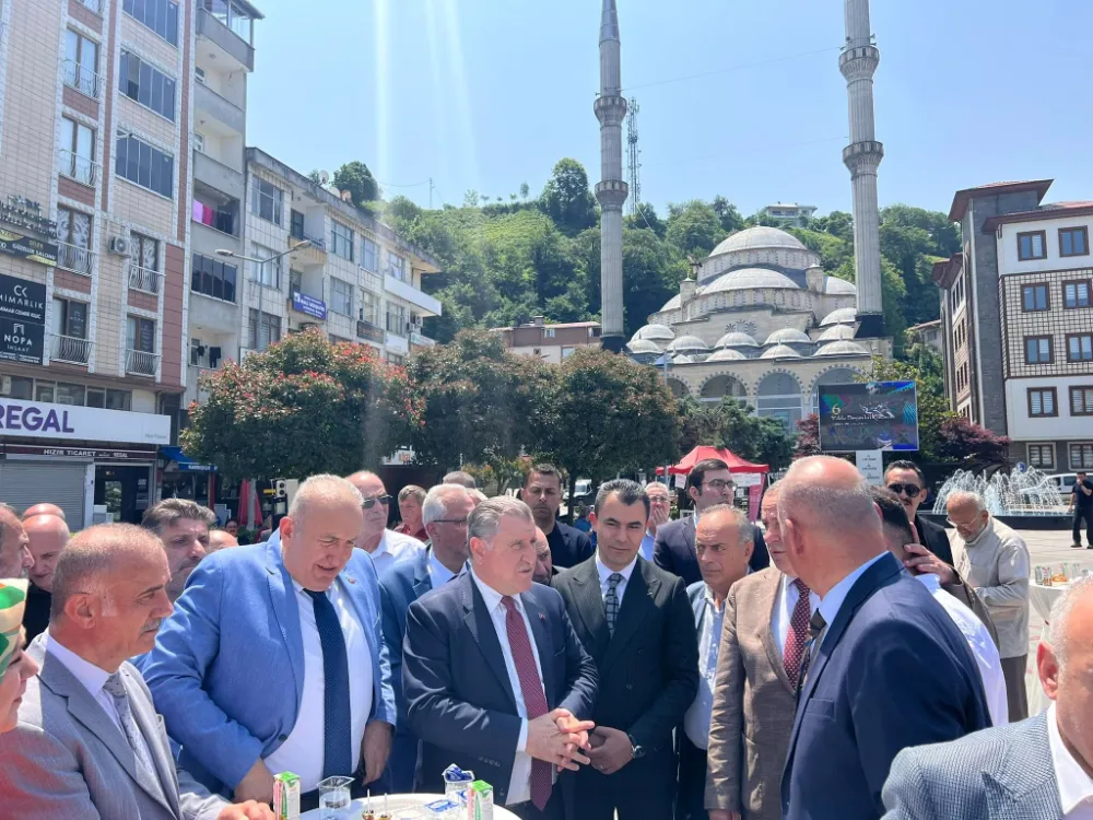 Görkemli Bayramlaşma Pazar