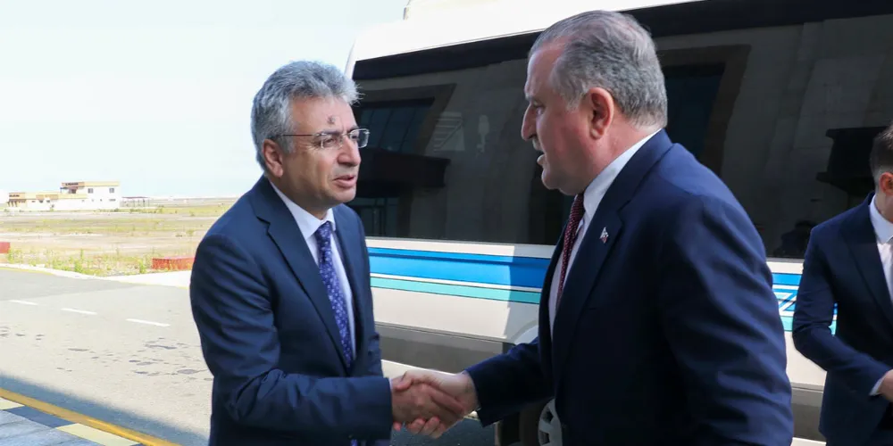 Bakan Osman Aşkın Bak, Rize