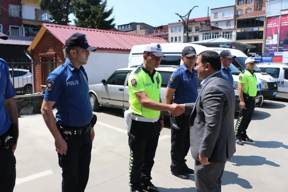 Kaymakam Ferhat Altay’dan Emniyet ve Jandarma Personeline Bayram Ziyareti