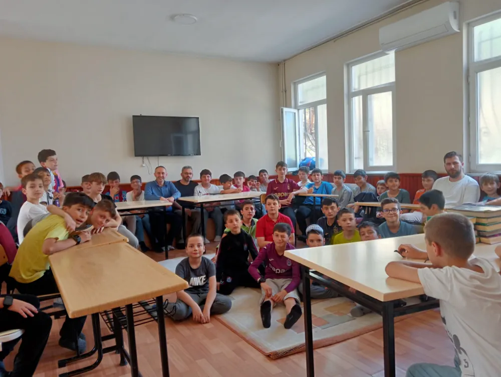 Gençler 15 Temmuz Şehitleri Anma Programı ile vatan sevgisini pekiştirdi 