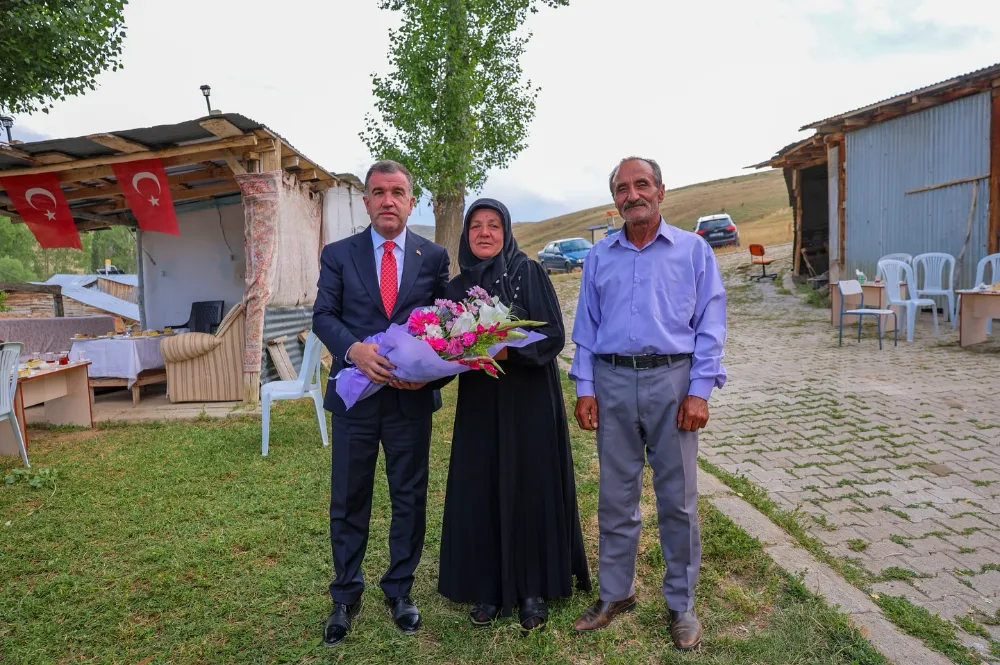 Bayburt Valisi Eldivan, Bayburt