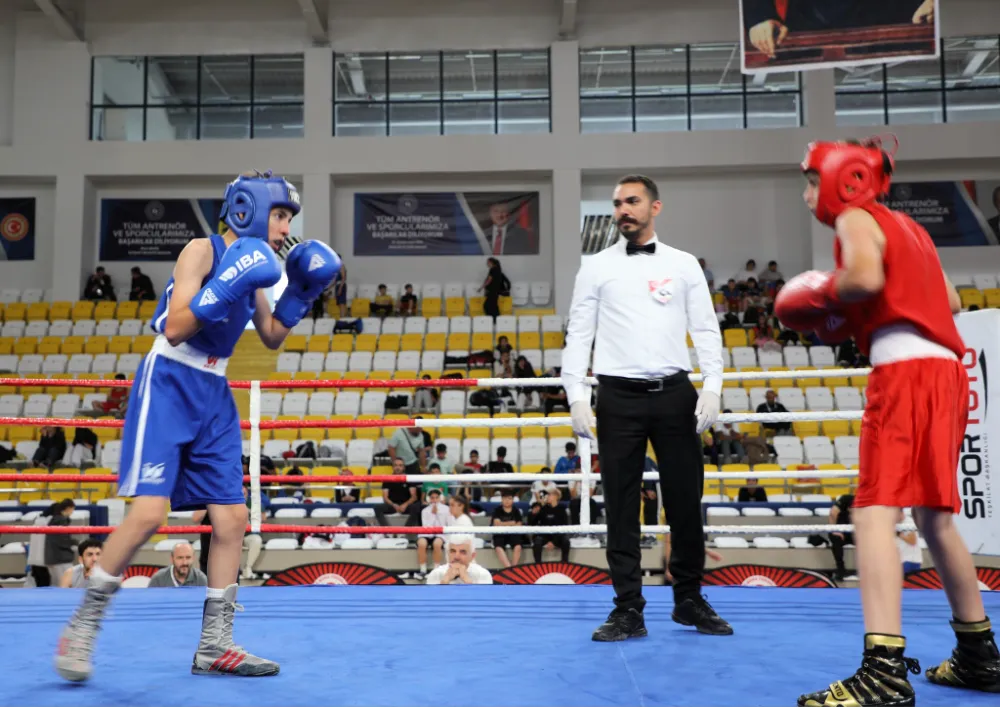 Bayburt’ta Türkiye Ferdi Boks Şampiyonası Başladı