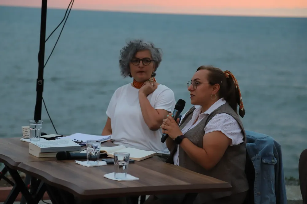 21. Hopa Kültür, Sanat ve Deniz Festivali Söyleşi ve Dinletilerle Sürüyor