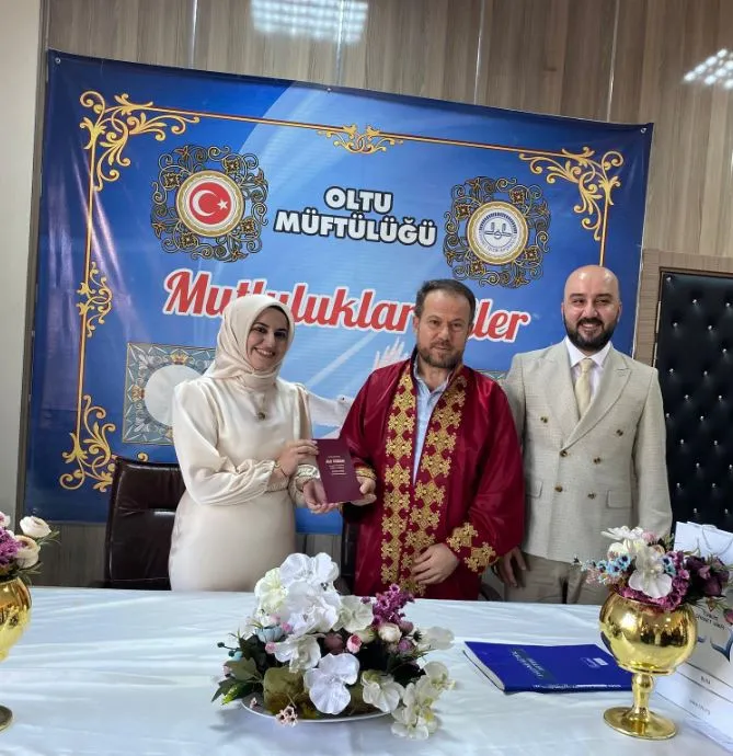 Merve ve Alperen Elibol Çiftinin Nikahı Oltu Müftülüğü’nde Kıyıldı