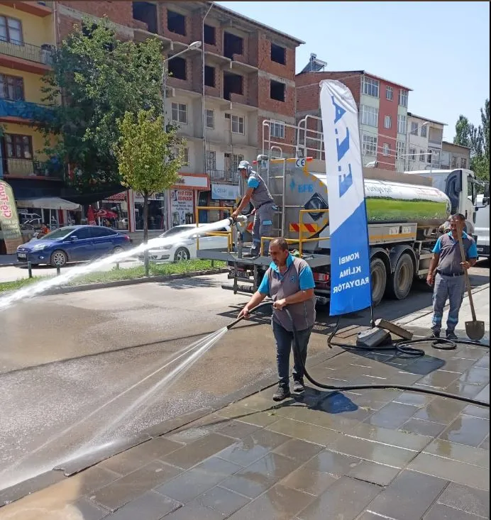 Oltu Belediyesi, sel sonrası temizlik ve altyapı kontrollerine hız verdi