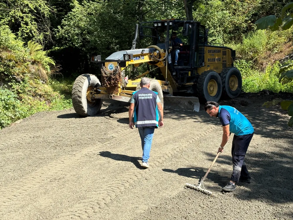 ORTAHİSAR’DA YOL MESAİSİ SÜRÜYOR