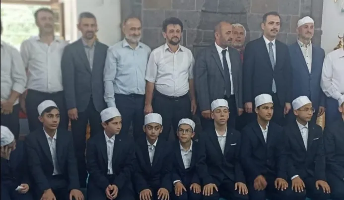 Derecik’te 31 Hafız İçin Coşkulu İcazet Töreni Düzenlendi