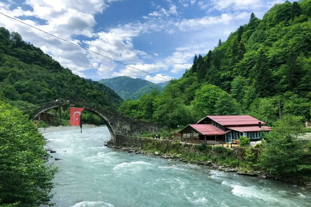 Bu İlçede Oturanlara Talih Kuşu Kondu: Rize