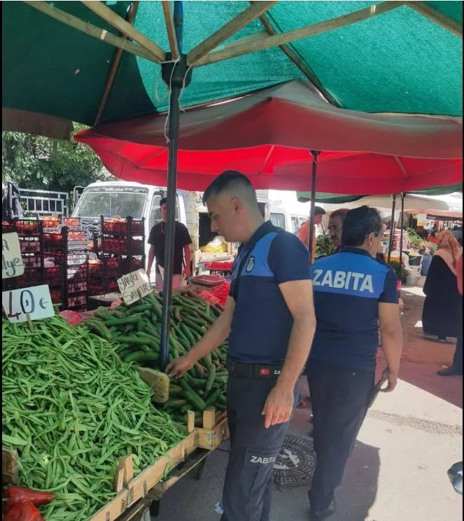  Aziziye Belediyesi Zabıta Ekipleri Semt Pazarlarını Denetliyor