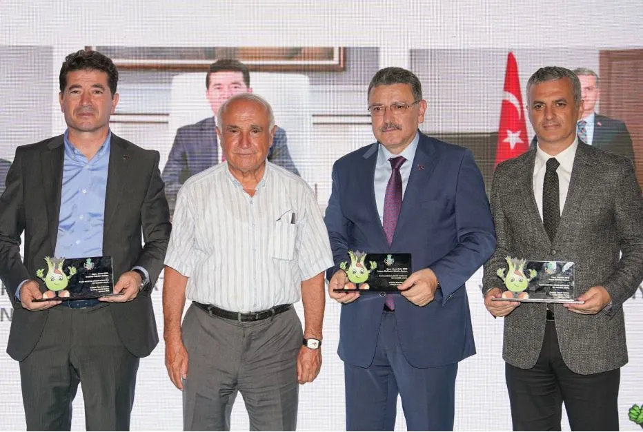 Başkan Kaya’ya Fındığa Değer Katanlar Ödülü Verildi