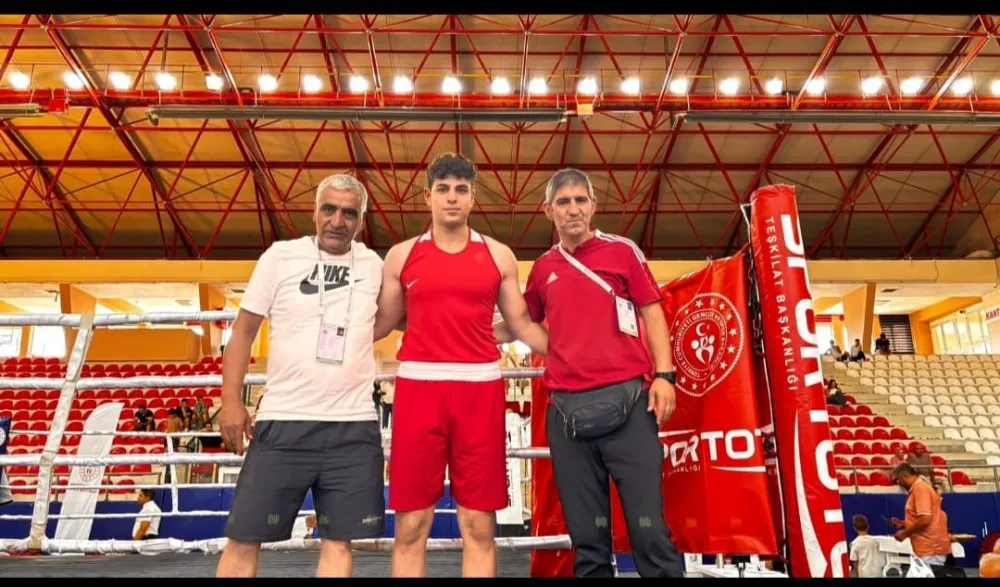 Erzurum’un Altın Yumrukları Türkiye Şampiyonu Oldu