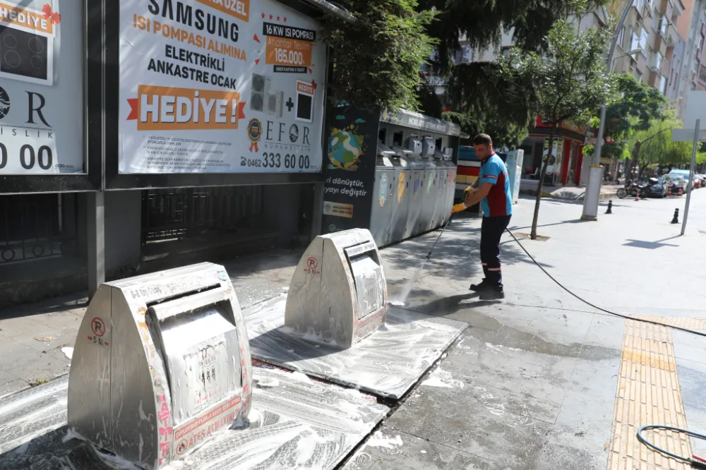 Akçaabat’ta Temizlik Çalışmaları Gece Gündüz Devam Ediyor