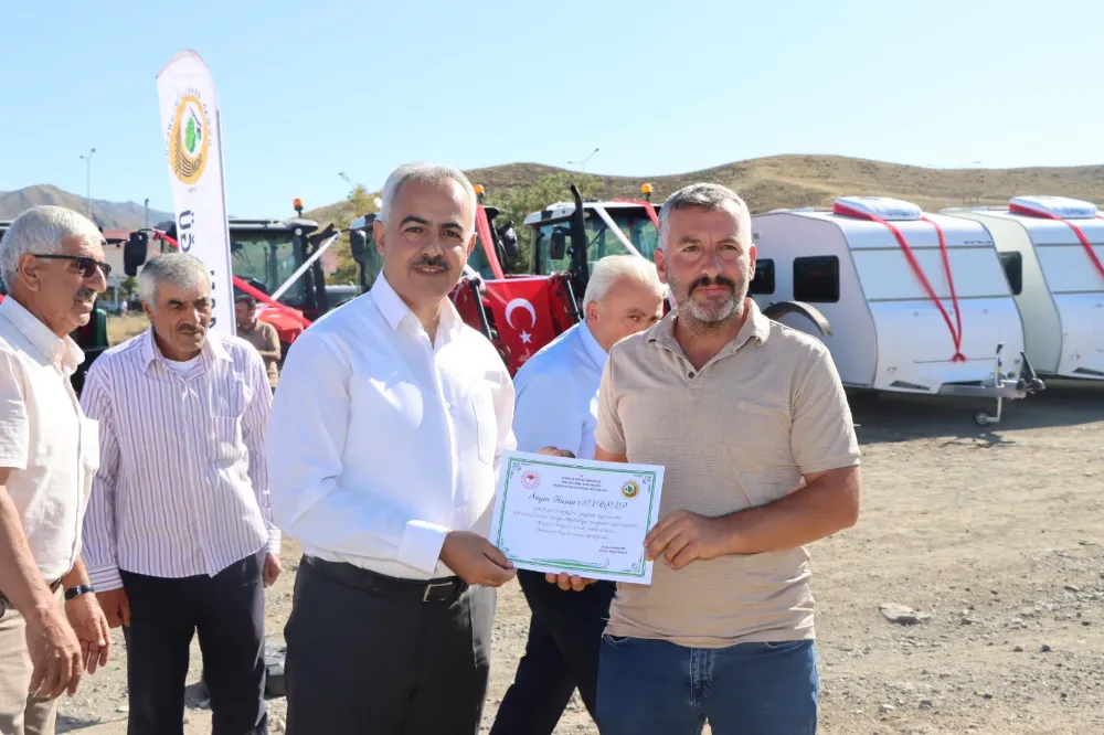 Oltu’da Orman Köylerine Ekipman Desteği Sağlandı