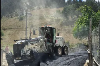 Araklı Belediyesi Yol Bakım ve Asfalt Çalışmalarını Sürdürüyor