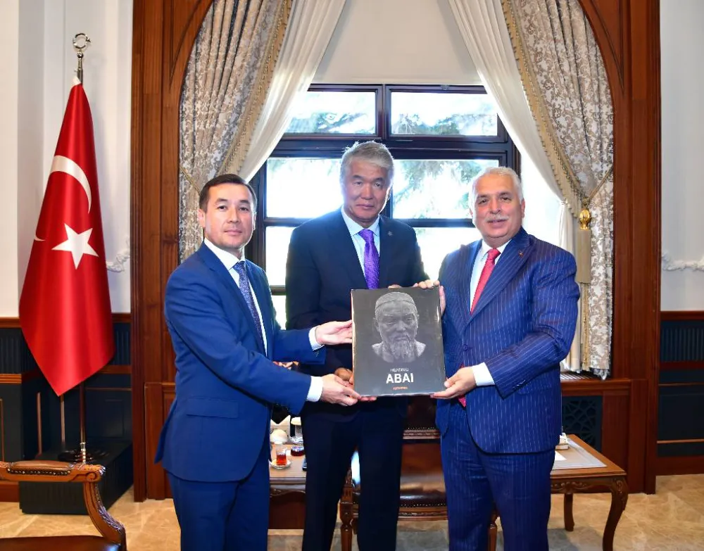 Vali Aziz Yıldırım, TÜRKSOY Heyetini Makamında Kabul Etti