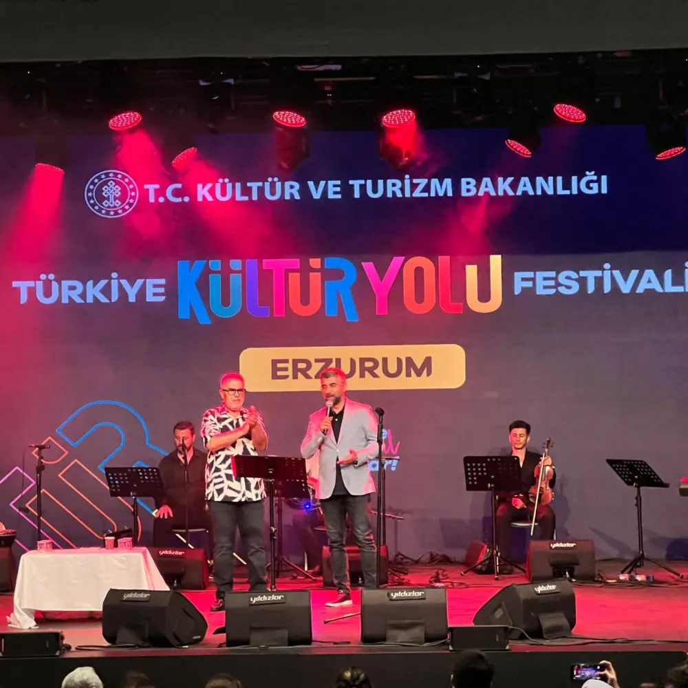 Erzurum’da Kültür Yolu Festivali Kapsamında Ercan Polat Konseri Düzenlendi