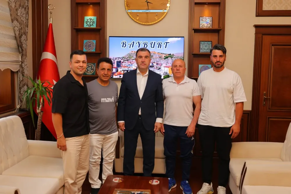 Bayburt Valisi Eldivan, önemli isimlerle toplantı yaptı