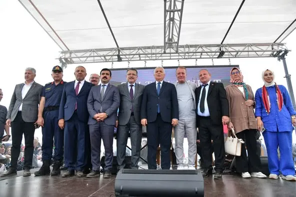 Trabzon Valisi Aziz Yıldırım, Sultanmurat Yayla Şenliklerine Katıldı
