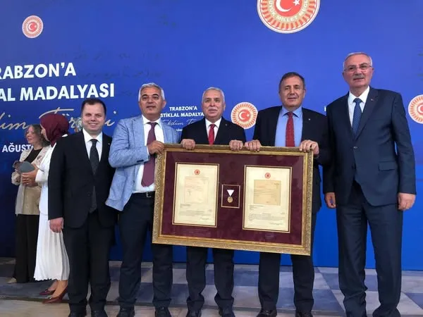 TTSO Heyeti, Trabzon’a İstiklal Madalyası Takdim Törenine Katıldı