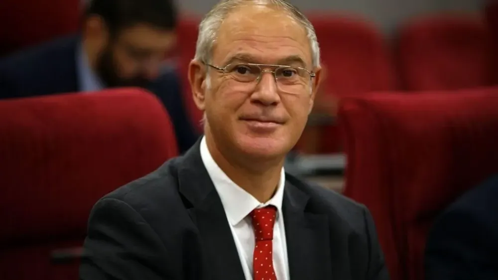 Oğuzhan Hasipoğlu Kimdir? KKTC Çalışma ve Sosyal Güvenlik Bakanı Oğuzhan Hasipoğlu Hakkında Bilgiler