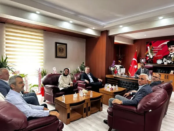 Artvin İlçe Başkanlığı’ndan Kamu İdare Amirlerine Hayırlı Olsun Ziyareti