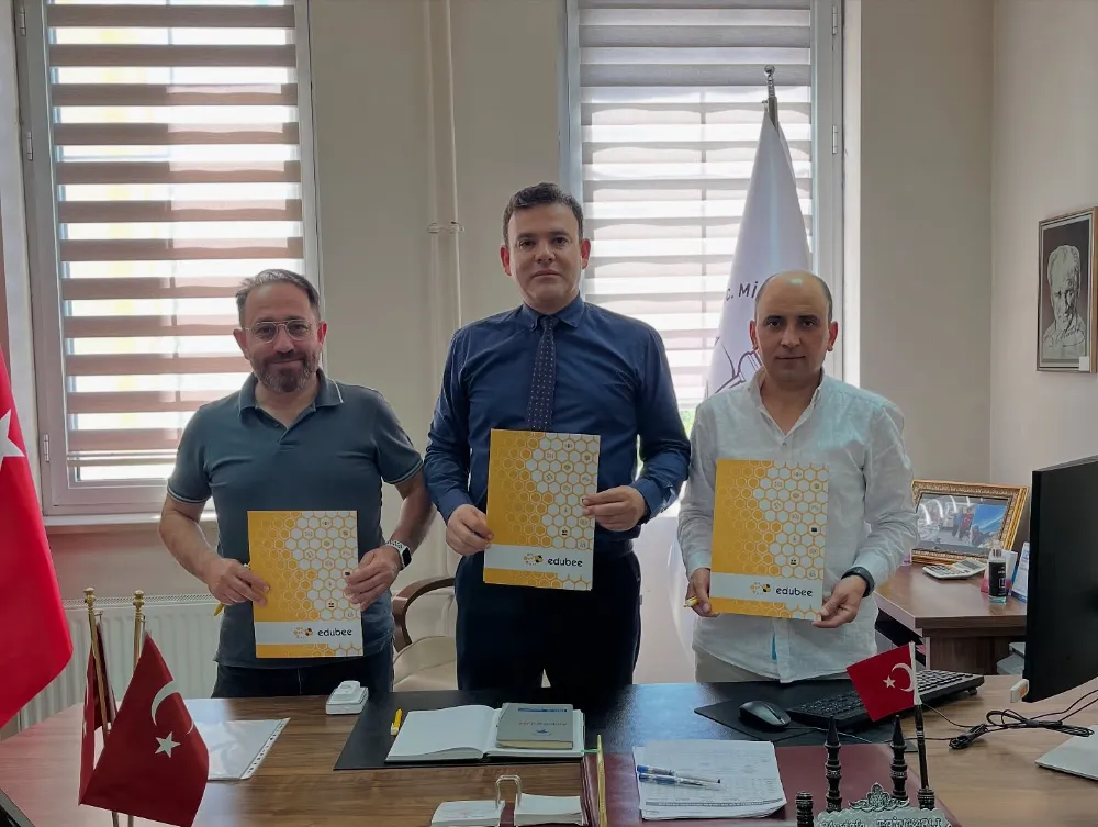 Pazaryolu Öğrencileri Dijital Eğitime Kavuşuyor: Edubee Dijital Eğitim Portalı Hizmete Sunuldu