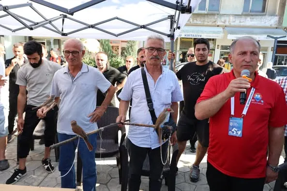 Arhavi Festivali’nde “Ğaço Yarışması” ile Atmacacılık Geleneği Yaşatıldı