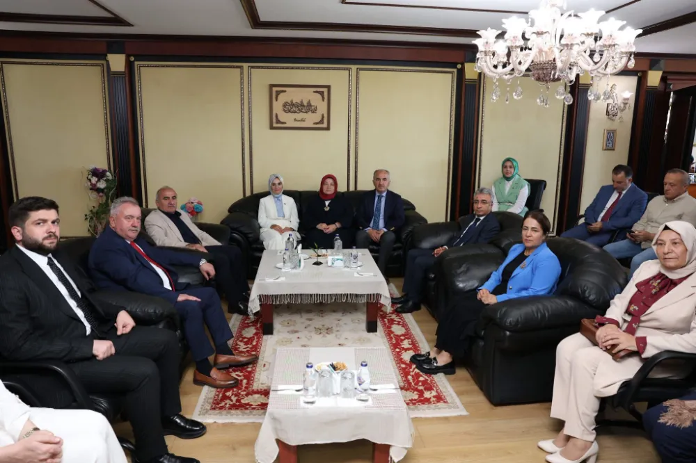 Aile ve Sosyal Hizmetler Bakanı Mahinur Özdemir Göktaş’tan Rize Belediyesine Ziyaret