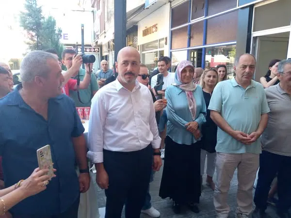 Arhavi’de Lina Çiçekçilik’in Açılışı Gerçekleşti