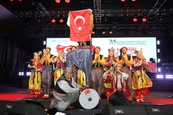 51. Uluslararası Arhavi Kültür ve Sanat Festivali’nde Sanat ve Eğlence Dolu Gece