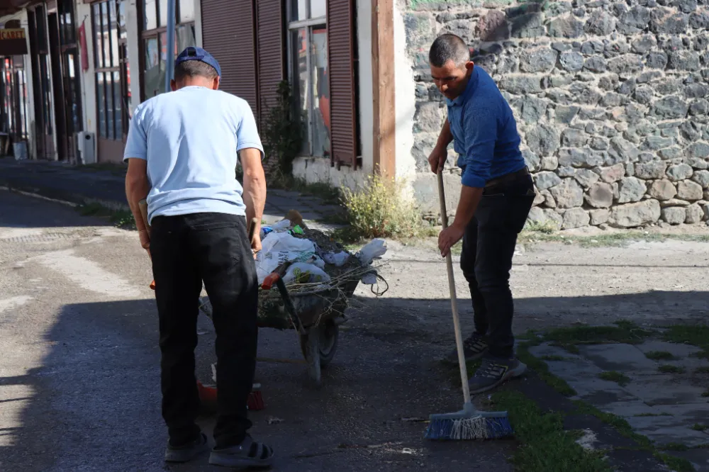 Çat’ın Sokakları Sıcacık Hatıralarıyla Sosyal Medyada Paylaşıldı