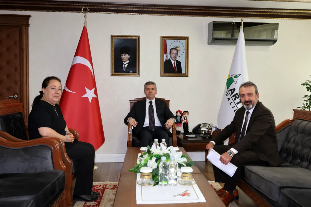 Artvin Valisi Dr. Turan Ergün’den Önemli Ziyaretçiler