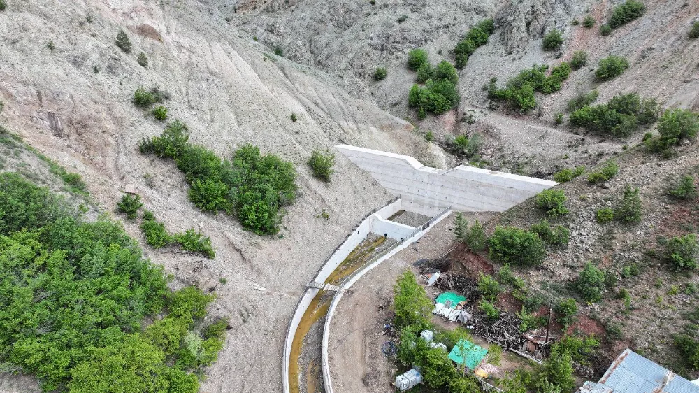 Gümüşhane Esenyurt Köyü’nde Taşkın Kontrol İnşaatı Sürüyor