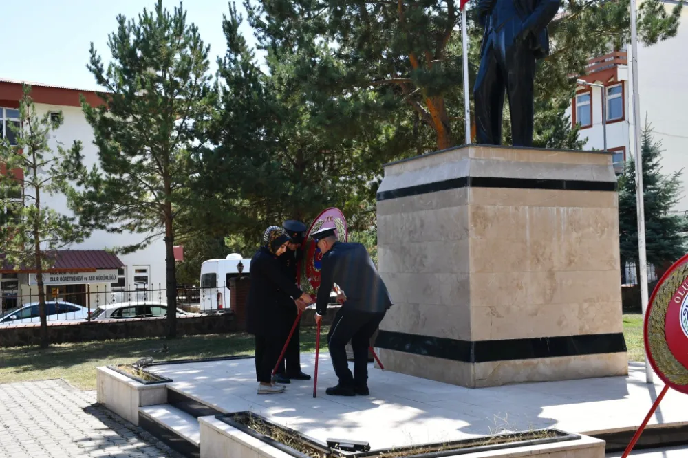 Olur’da 30 Ağustos Zafer Bayramı Şehitlik Ziyaretiyle Taçlandı