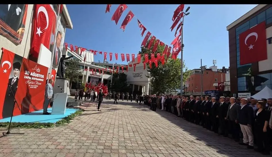 AK Parti Artvin İl Teşkilatı 30 Ağustos Coşkusunu Hemşehrilerle Paylaştı