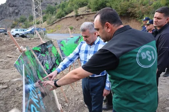 Artvin Valisi Turan Ergün, Ardanuç’ta Suat ve Bulanık Deresi Projelerini İnceledi