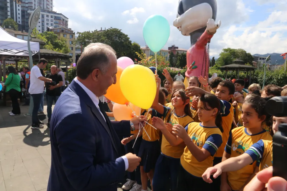 Arhavi’ye Yeni Çocuk Oyun Parkı Açıldı: Minikler Doyasıya Eğlendi