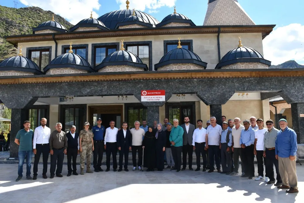 Yeşilbağlar Mahallesi’nde Zeytin & Ali Yüksel Camii Dualarla İbadete Açıldı