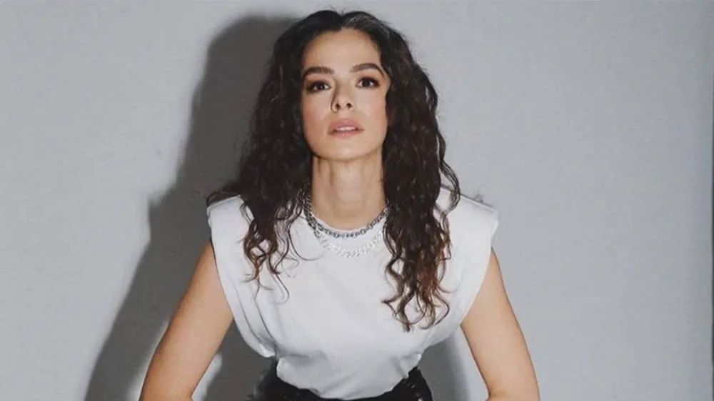 Özge Özpirinçci, Yeni Projesi Sakıncalı ile Ekranlara Sürpriz Bir Dönüş Yapıyor
