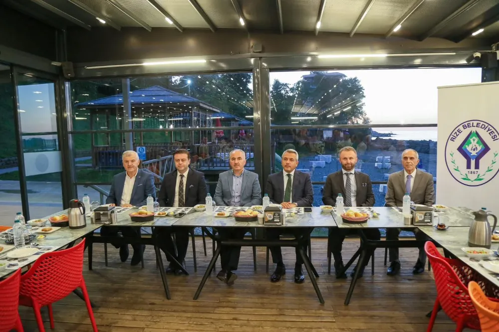 Rize Lisesi Mezunları ve Öğretmenler Alipaşa Sosyal Tesislerde Buluştu